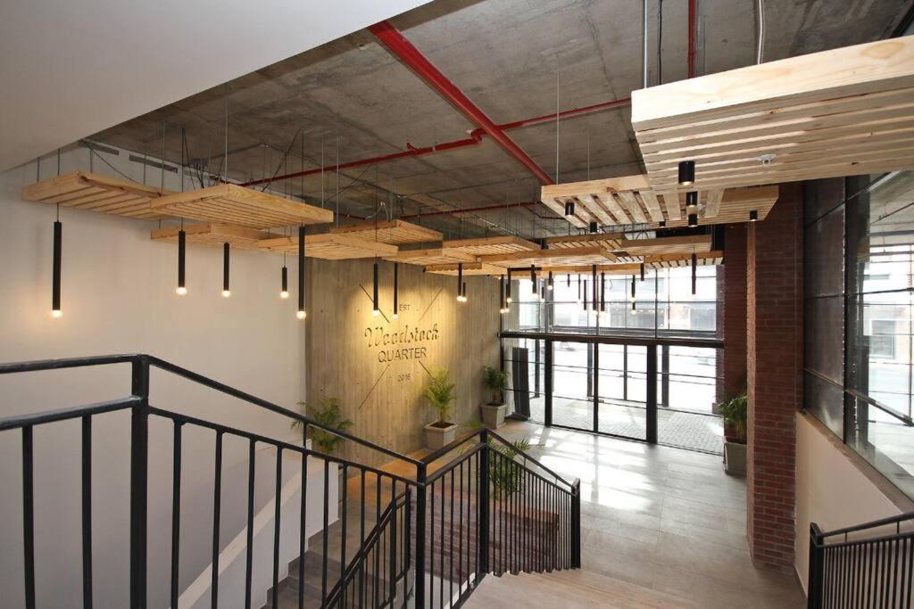 Apartment Chic, Central, Family & Group - Stylish 2 Ensuite Bedroom With Spacious Balcony *