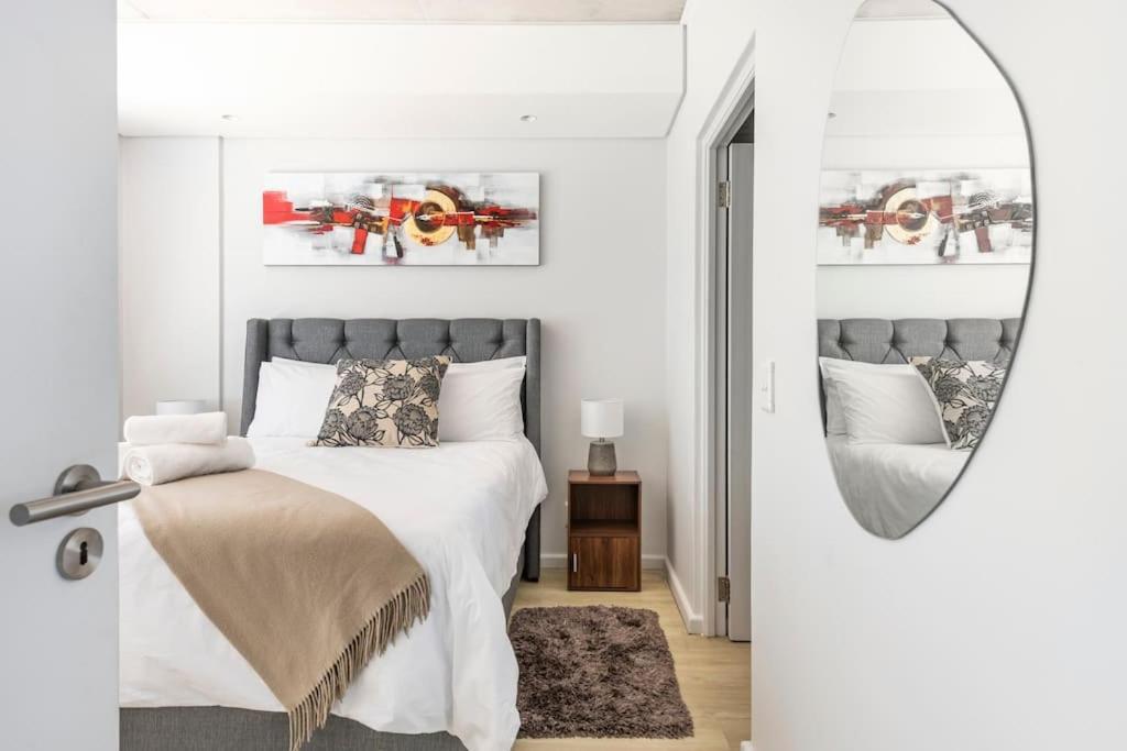 Apartment Chic, Central, Family & Group - Stylish 2 Ensuite Bedroom With Spacious Balcony *
