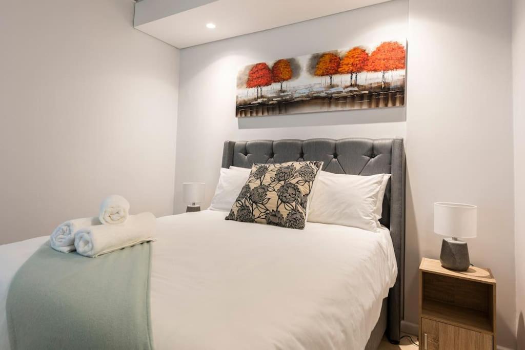 Chic, Central, Family & Group - Stylish 2 Ensuite Bedroom With Spacious Balcony Cape Town